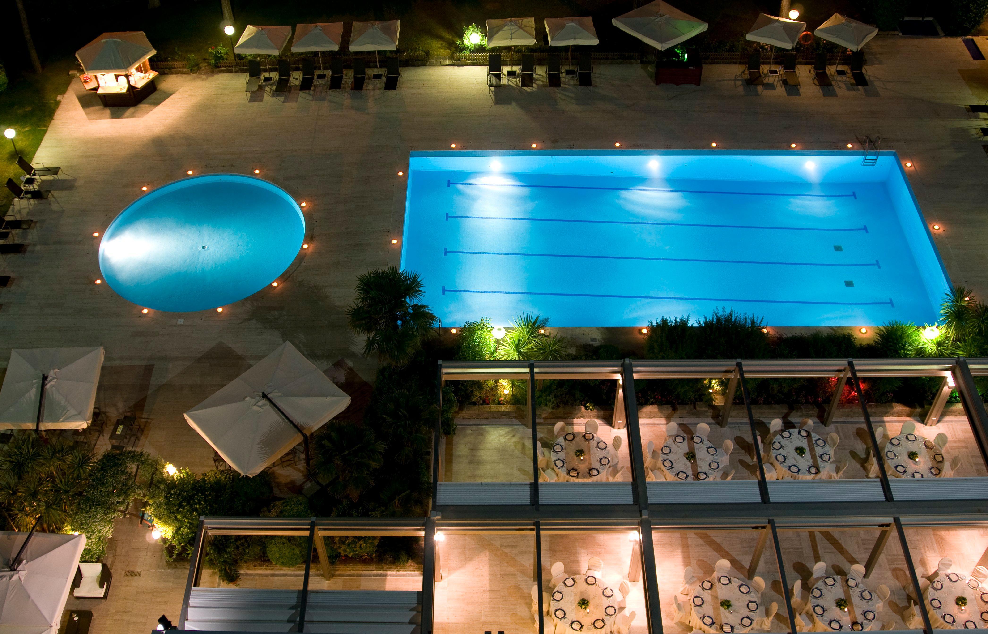 Holiday Inn Rome - Eur Parco Dei Medici By Ihg Exterior foto