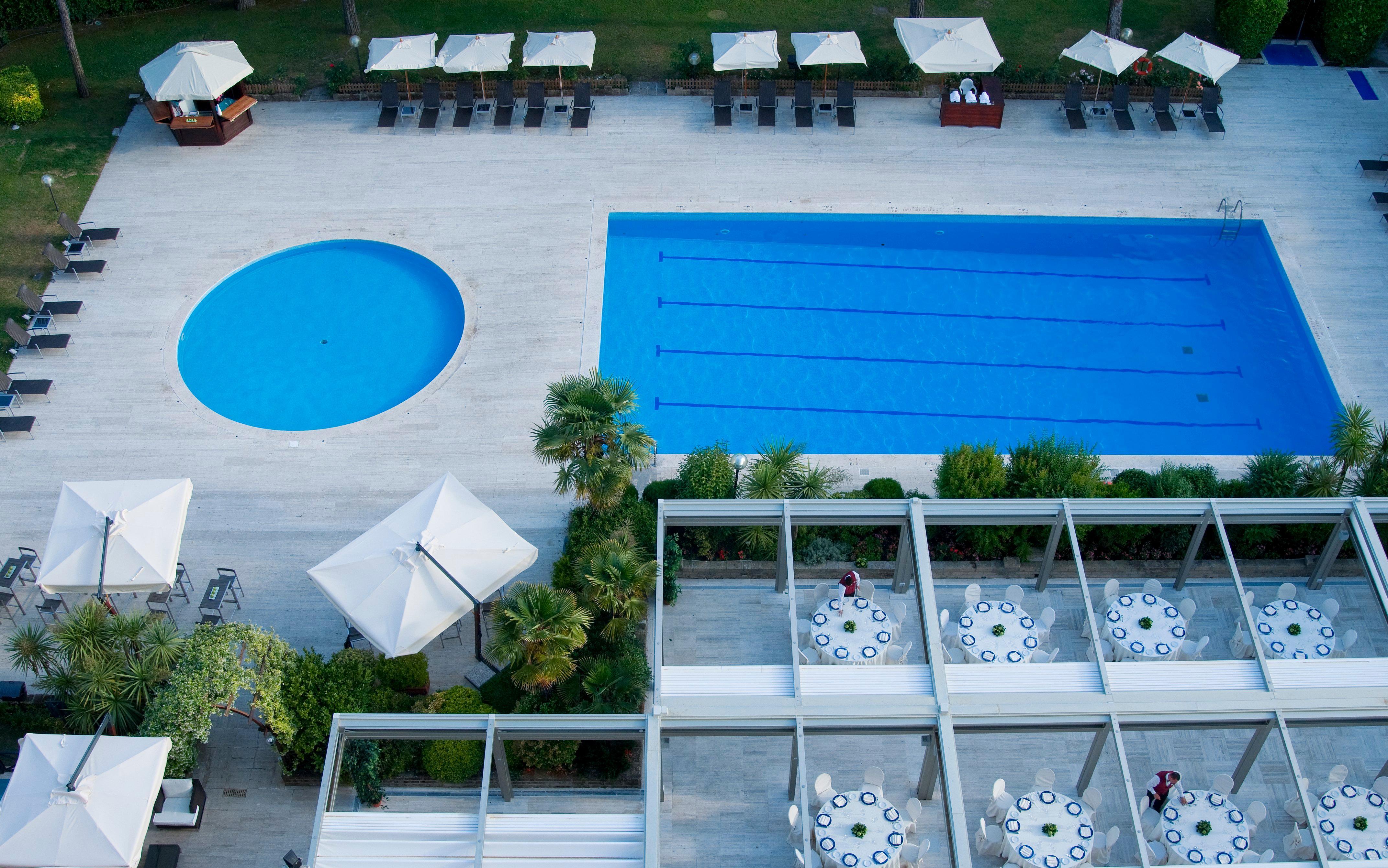 Holiday Inn Rome - Eur Parco Dei Medici By Ihg Exterior foto