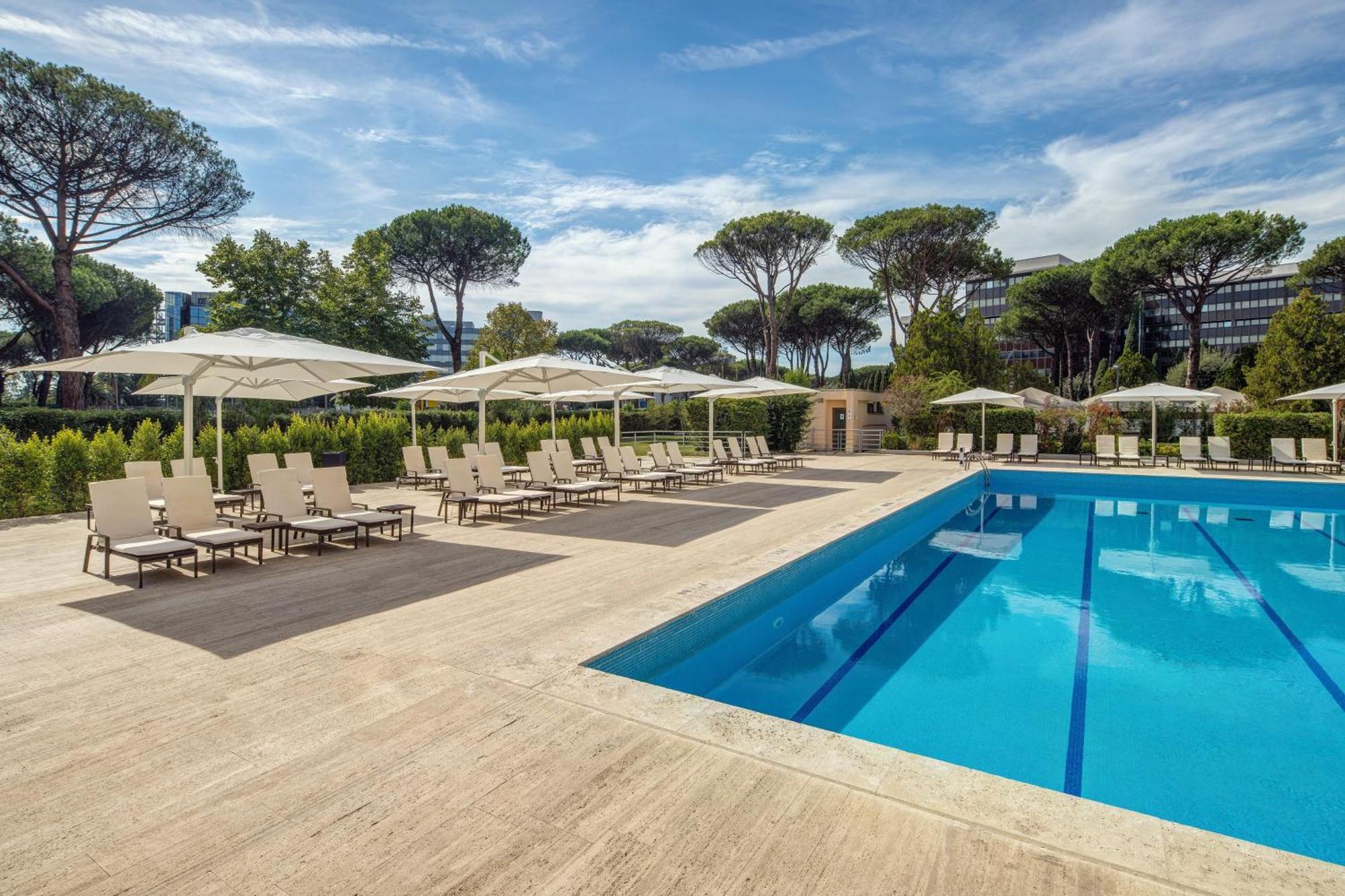 Holiday Inn Rome - Eur Parco Dei Medici By Ihg Exterior foto