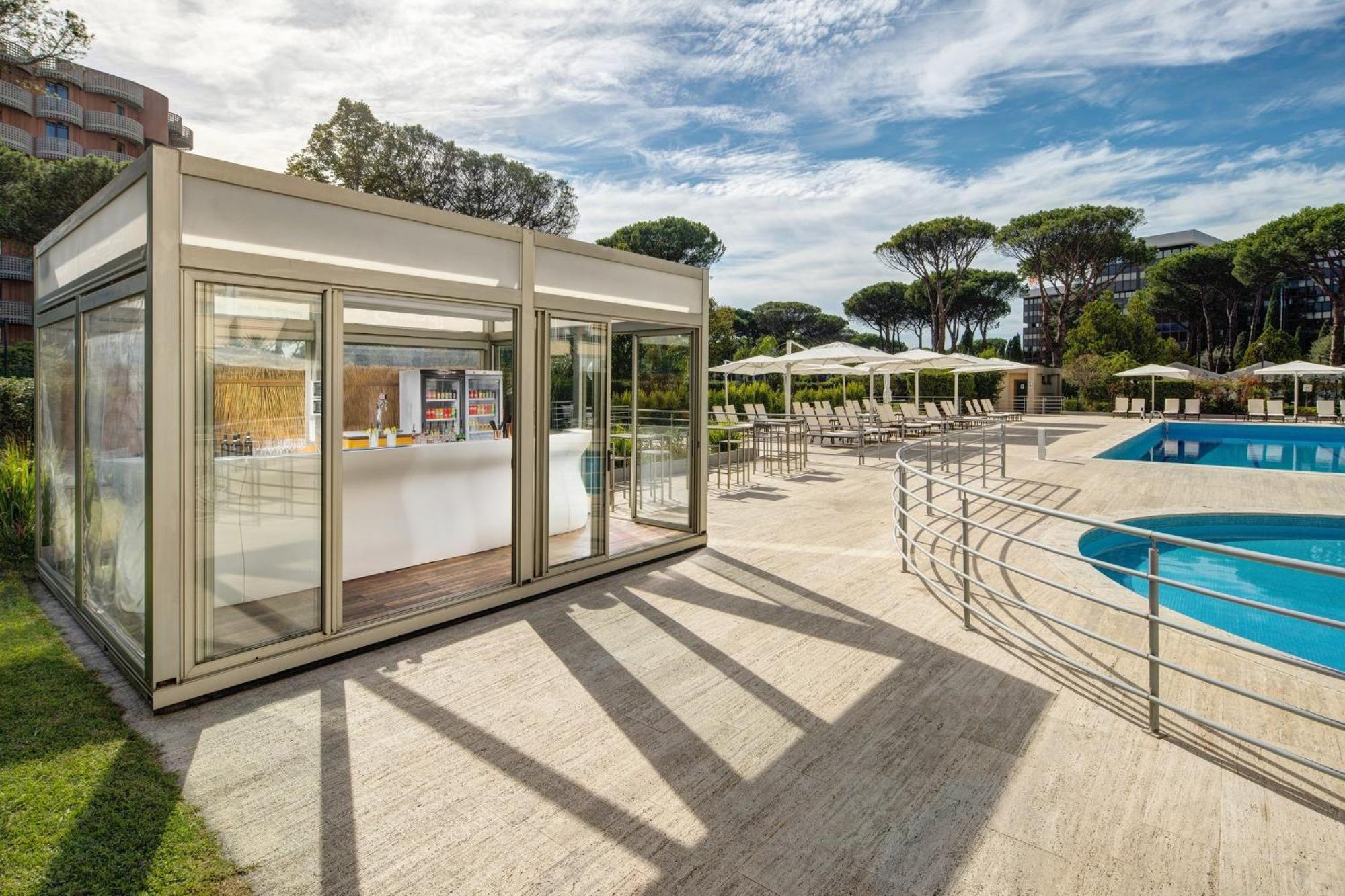 Holiday Inn Rome - Eur Parco Dei Medici By Ihg Exterior foto