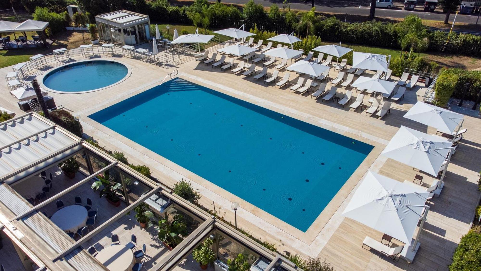 Holiday Inn Rome - Eur Parco Dei Medici By Ihg Exterior foto
