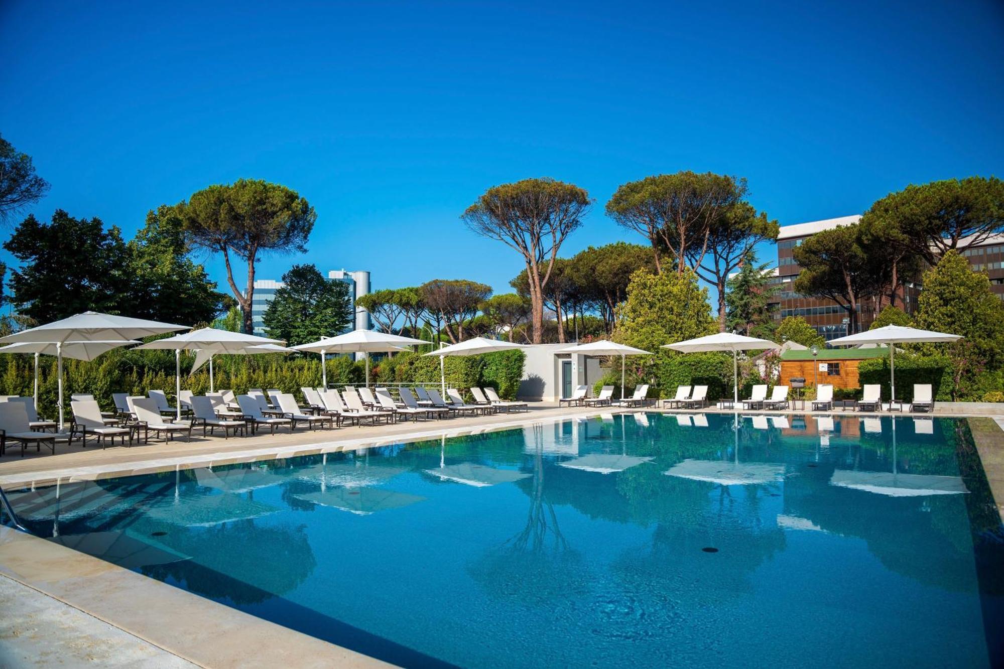 Holiday Inn Rome - Eur Parco Dei Medici By Ihg Exterior foto